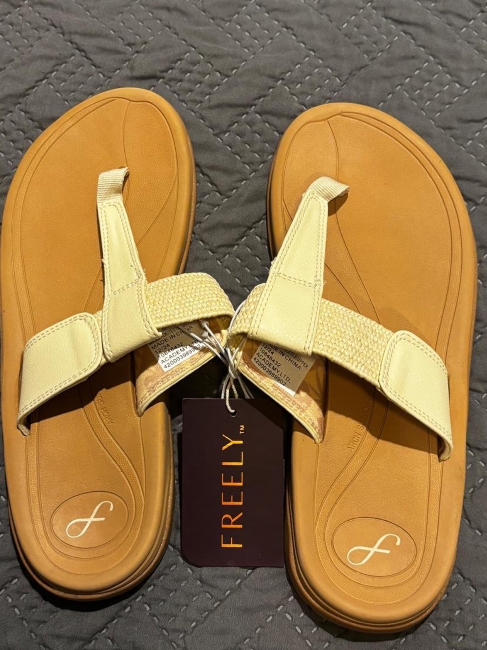 Freely Women's Tan Footbed with Cream Thong Sandals